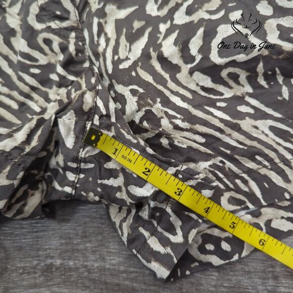 Loft Flat Front Shorts Size 8 - Picture 5 of 7